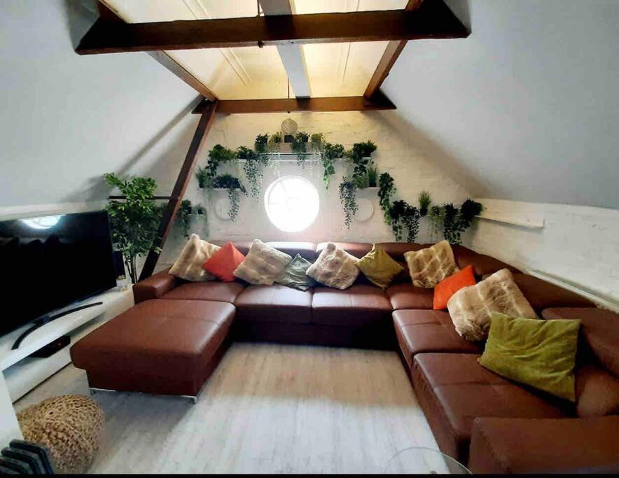 Lovely 1-Bedroom Serviced Apartment In Deal, Kent מראה חיצוני תמונה